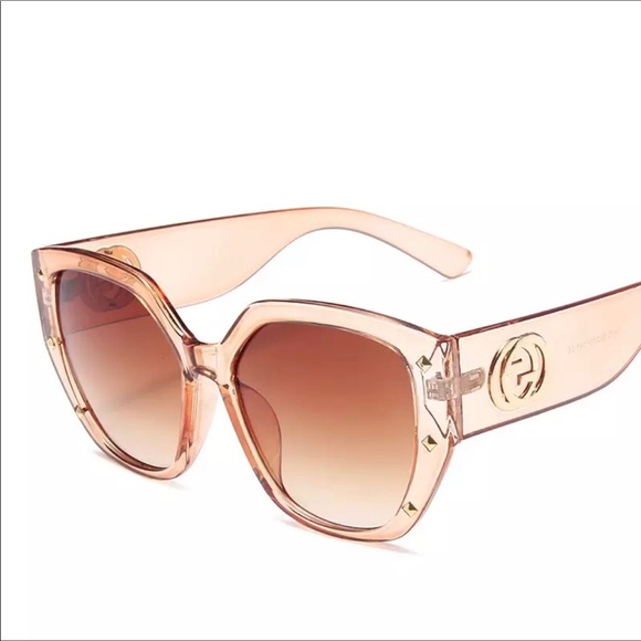 Accessories - Oversized High Fashion Sunglasses